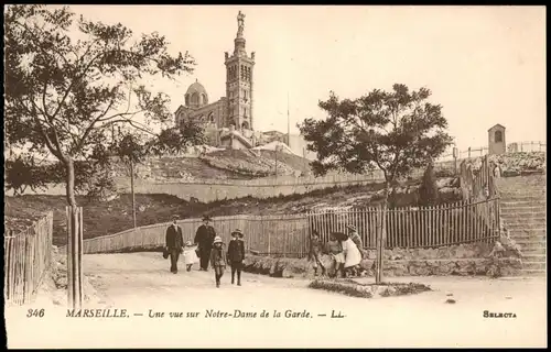 CPA Marseille Une vue sur Notre-Dame de la Garde 1910