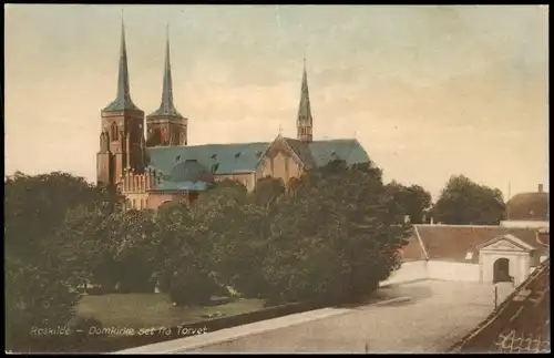 Postcard Roskilde Partie an der Domkirke set fra Torvet 1913