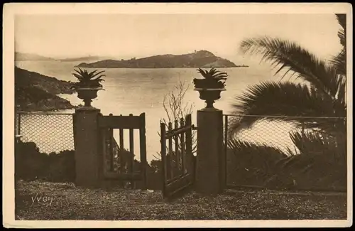 Hyères-les-Palmiers ILES D'HYÈRES vues de la Presqu'ile de Gien 1920