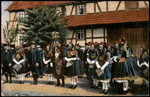 .Hessen Das Brautpaar wird von den Brautführern...Trachten (Hessen) 1915