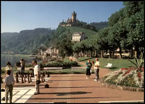 Cochem Kochem Moselpromenade mit Reichsburg und Groß-Schach-Anlage 1980