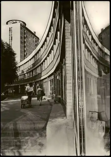 Warschau Warszawa Wieżowiec i pawilony handlowe przy Rondzie Waszyngtona 1966