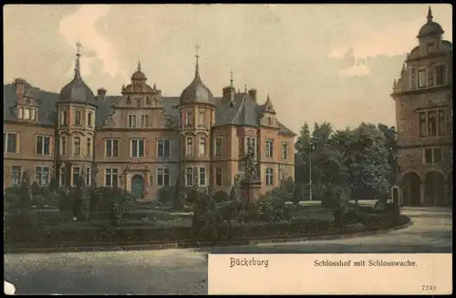 Bückeburg Schlosshof mit Schlosswache, Schloss (Castle) 1911/1904