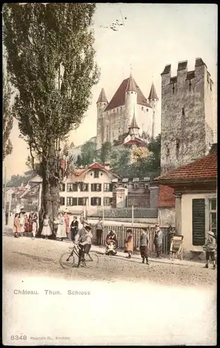 Thun Thoune Strassen Partie mit Personen Radfahrer am Schloss 1910