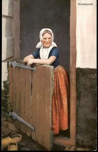 Postkaart Westkapelle-Veere Mädchen in Tracht am Hauseingang 1913