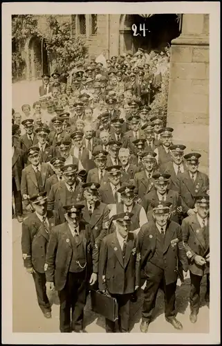 Ansichtskarte Eisenach Wartburg, Fotokarte Männer mit Eisernen Kreuzen 1939