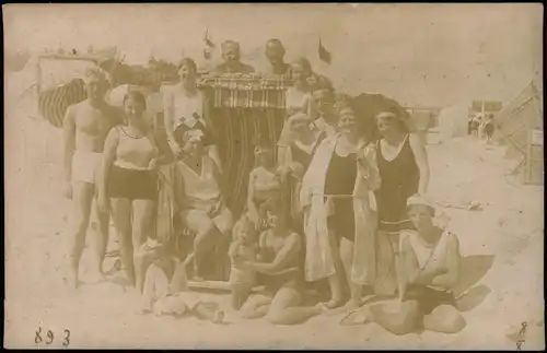 Ostsee/ Baltic Sea Künstlerkarten Mode Kleidung Strandkörbe Gruppe 1922