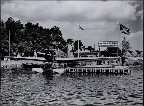 Ansichtskarte  Pressefoto Flugzeug Airplane Avion Junkers Ju Wasserlandeplatz Ostsee  46 1980