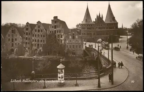 Ansichtskarte Lübeck Holstentor u.alte Speicherhäuser - Litasssäule 1925