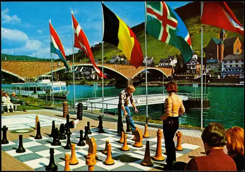 Ansichtskarte Cochem Kochem Schach Chess Riesenspiel, Schiff Uferanlagen 1976