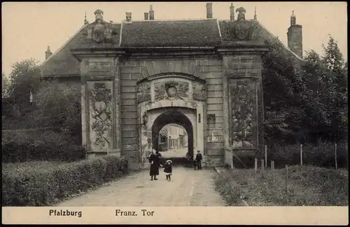 Pfalzburg (Lothringen) Phalsbourg Franz. Tor, Straße und Kinder 1914