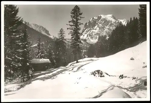 .Bayern Bayern Hütte im Gebirge im Winter Photo: Haug Unterwössen 1956