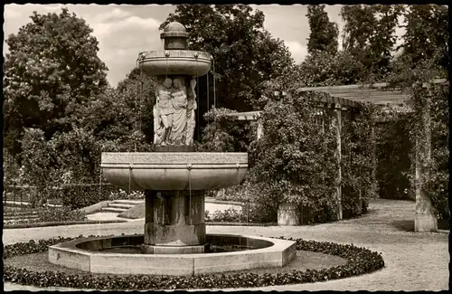 Ansichtskarte Karlsruhe Nibelungenbrunnen im Rosengarten 1958