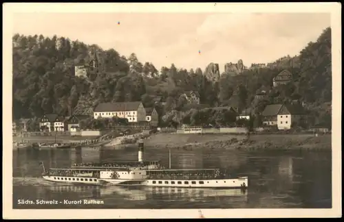 Ansichtskarte Rathen Elbe Schiff Dampfer LEIPZIG passiert den Ort 1954