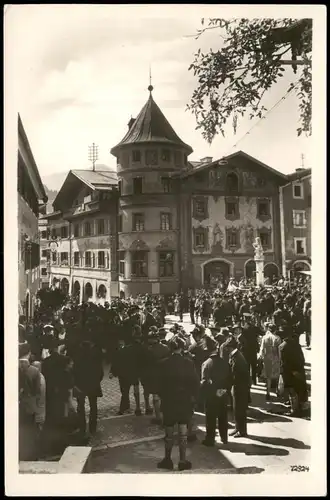 Ansichtskarte Berchtesgaden Marktplatz, Sonntagsabtrieb 1938