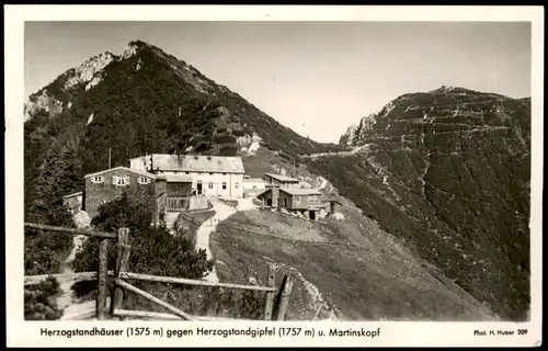 .Bayern Herzogstandhäuser gegen Herzogstandgipfel (1757 m) u. Martinskopf 1940