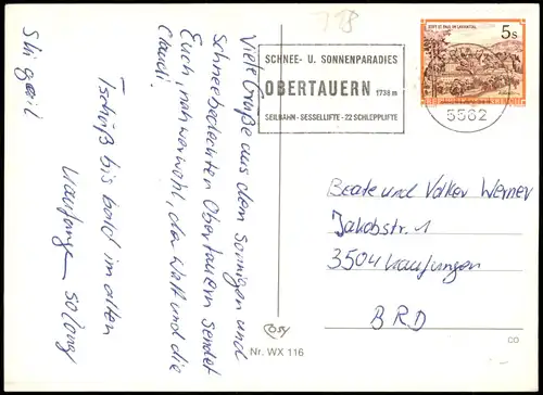 Ansichtskarte  Scherzkarte Skilehrer vergnügt sich hinter der Hütte 1982