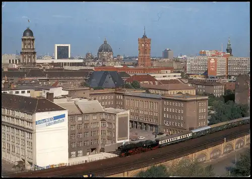 Eisenbahn & Lokomotiven: Historische Dampflok passiert Berlin-Mitte 1992