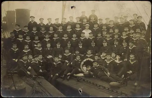 Wilhelmshaven Soldaten Marine auf Dampfer S.M. Tob Militaria 1914
