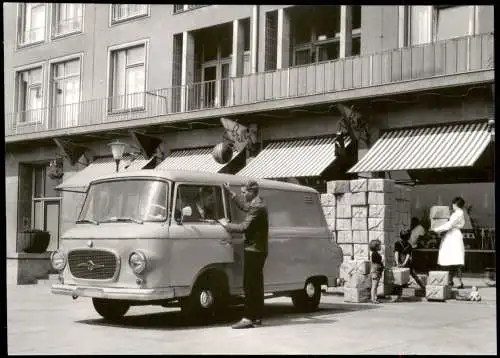 Barkas B 1000 Kastenwagen aus der Nullserie bei einer Lieferfahrt 2000