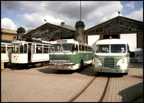 Ikarus 55 (Regiobus) und IFAH 6 B/L Straßenbahnmuseum Chemnitz-Kappel 2006