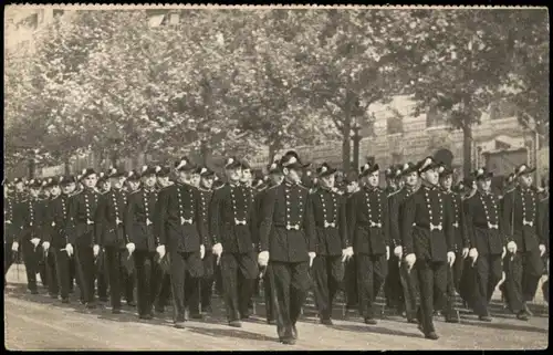 Ansichtskarte  Militär Propaganda Soldatenleben: Soldaten Aufmarsch 1918