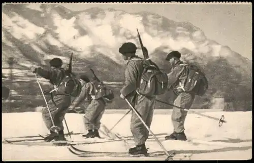 Militär Soldatenleben (vermtl. 1. WK): Soldaten auf Ski (Gebirgsjäger) 1918