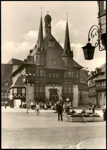 Ansichtskarte Wernigerode Rathaus, belebt 1975