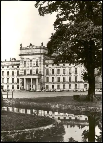 Ansichtskarte Ludwigslust Schloss Ludwigslust mit parkenden Autos 1976