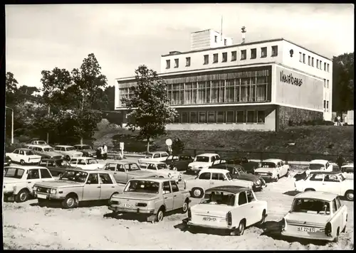 Ansichtskarte Ahrenshoop Kurhaus, div. Auto Modelle Trabant uvm. 1983
