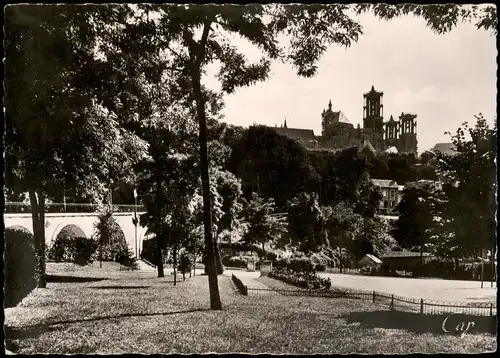 CPA Laon La Cathédrale vue du Square du Monument 1950