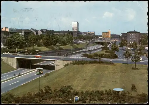 Ansichtskarte Duisburg Stadtautobahn am Hauptbahnhof, VW Bulli 1975