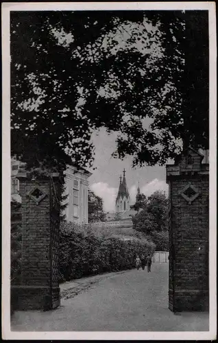 Postcard Kremsier Kroměříž Eingangstor, Stadt 1943 gel. Feldpoststempel WK2