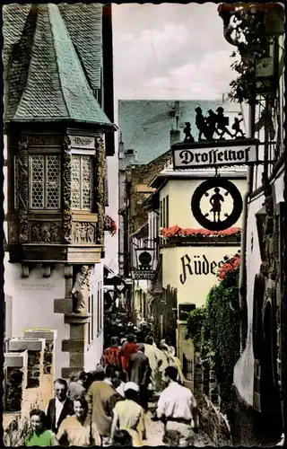 Ansichtskarte Rüdesheim (Rhein) Drosselgasse, belebt color Fotokarte 1955