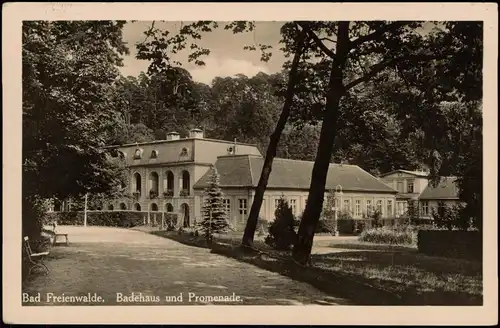 Ansichtskarte Bad Freienwalde Badehaus und Promenade. 1946