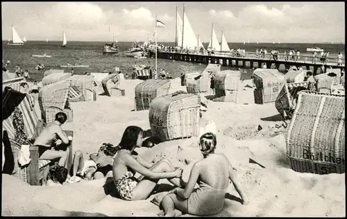 Niendorf-Timmendorfer Strand Strandleben, Seesteg Segelboote 1957