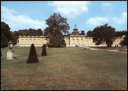 Potsdam Schloss Sanssouci - Neue Kammern - Blick von der Gartenseite 1989