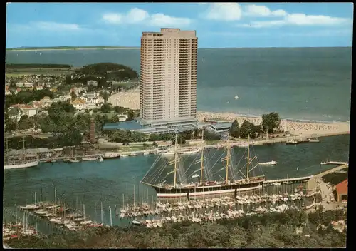 Ansichtskarte Travemünde-Lübeck Luftbild Hotel mit Segelschiff 1976