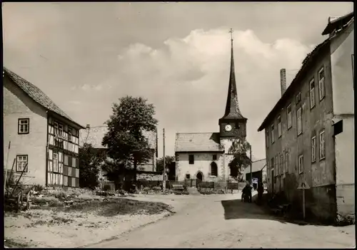 Ansichtskarte Hindfeld-Gleichberge Straßenpartie an der Kirche 1970