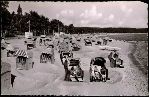 Timmendorfer Strand Strandleben beim Seeschlösschen, Strandkörbe 1956