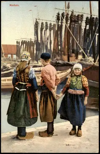Postkaart Marken-Waterland Kinder in Tracht am Hafen 1911 gel. Stempel Amsterdam