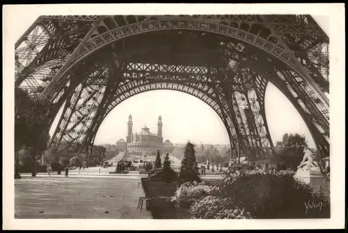 CPA Paris Eiffelturm Tour Eiffel (unterer Teil) 1940