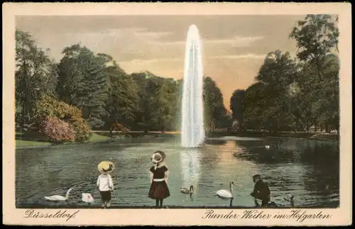 Düsseldorf Runder Weiher im Hofgarten; Kinder mit Schwänen 1910