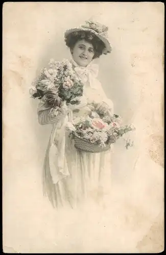 Menschen / Soziales Leben - Frau Künstlerkarte mit Blumenkörbe 1909