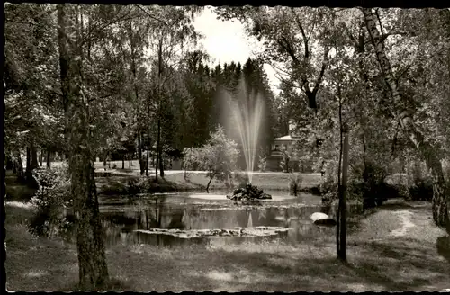 Ansichtskarte Bad Wörishofen Kuranlagen Springbrunnen im Kurpark 1957