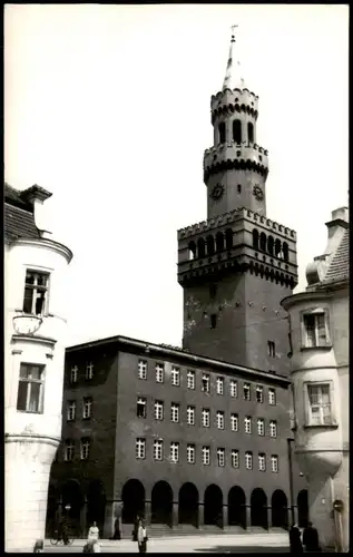 Postcard Oppeln Opole Rathaus mit Menschen davor 1960