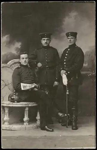 Militär Militaria  1.WK  Atelierfoto 1916 Privatfoto  gel. Feldpost Ulm Donau