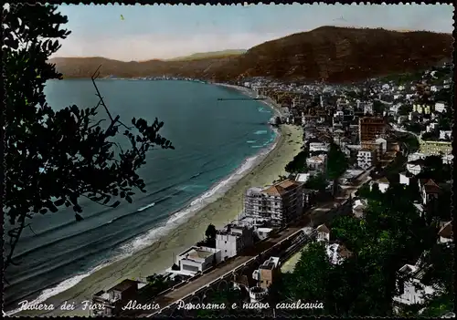 Cartoline Alassio Stadt und Strand - Colorfoto AK 1956