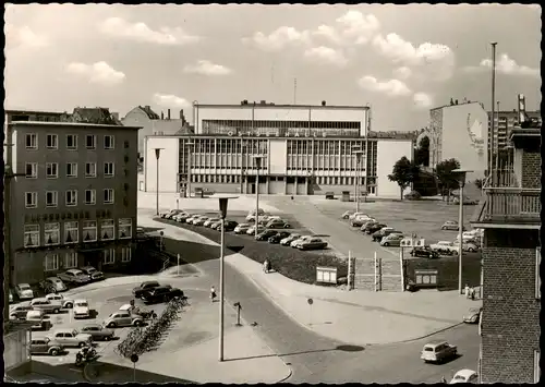 Ansichtskarte Kiel Ostseehalle, Parkplatz - Hotel Flensburger Hof 1964