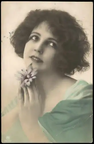 Ansichtskarte  Menschen / Soziales Leben - Frau Blume lassiv Fotokunst 1925